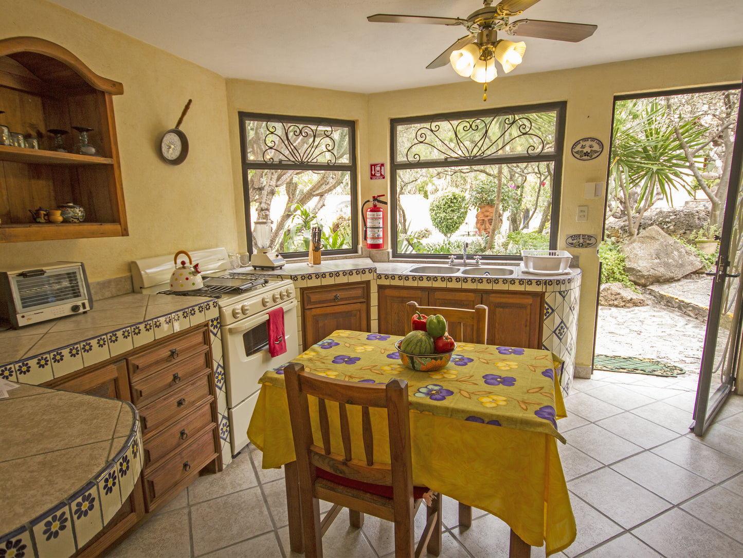 Kitchen and dininr area "planted" amongst Nature