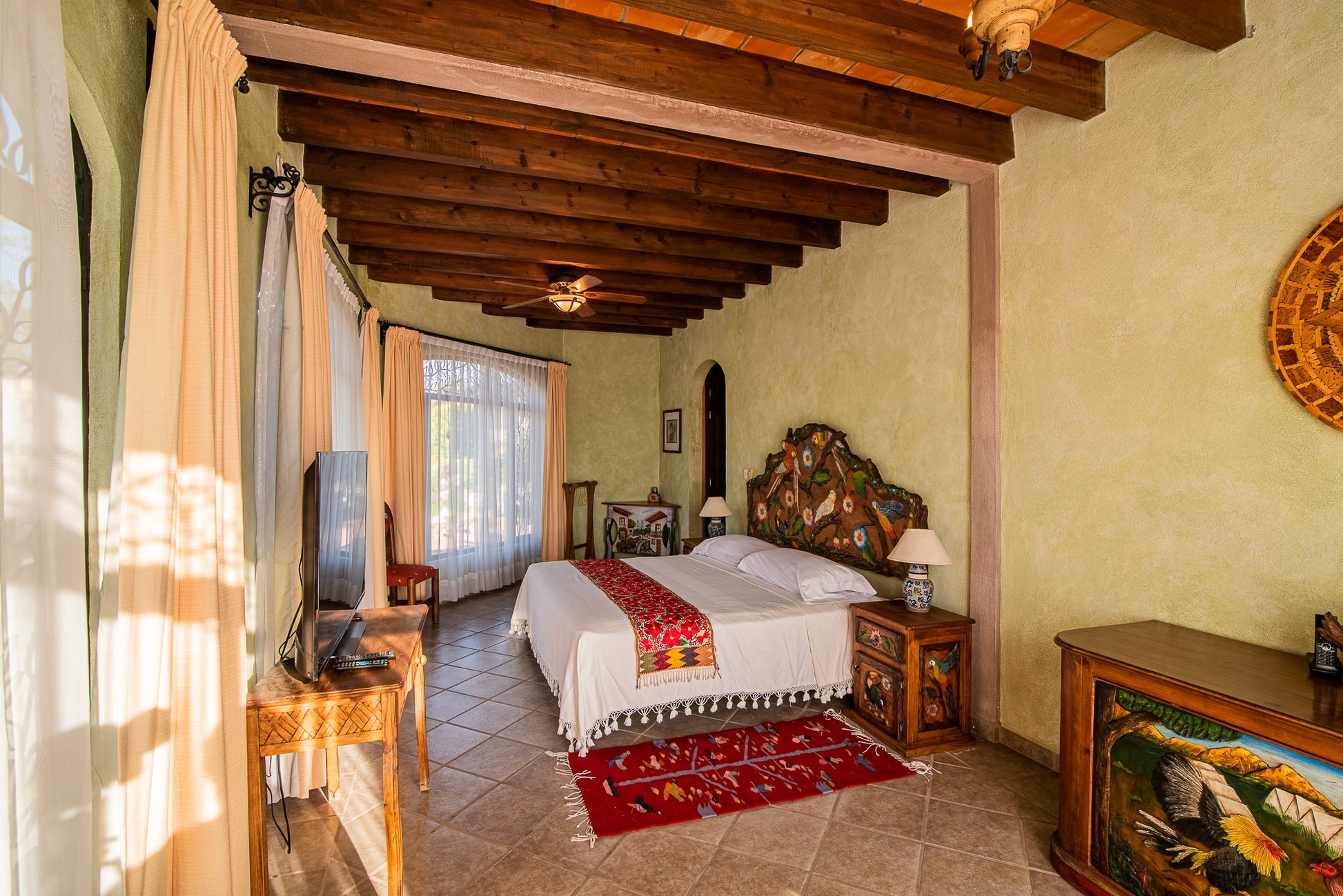 Master king size bed