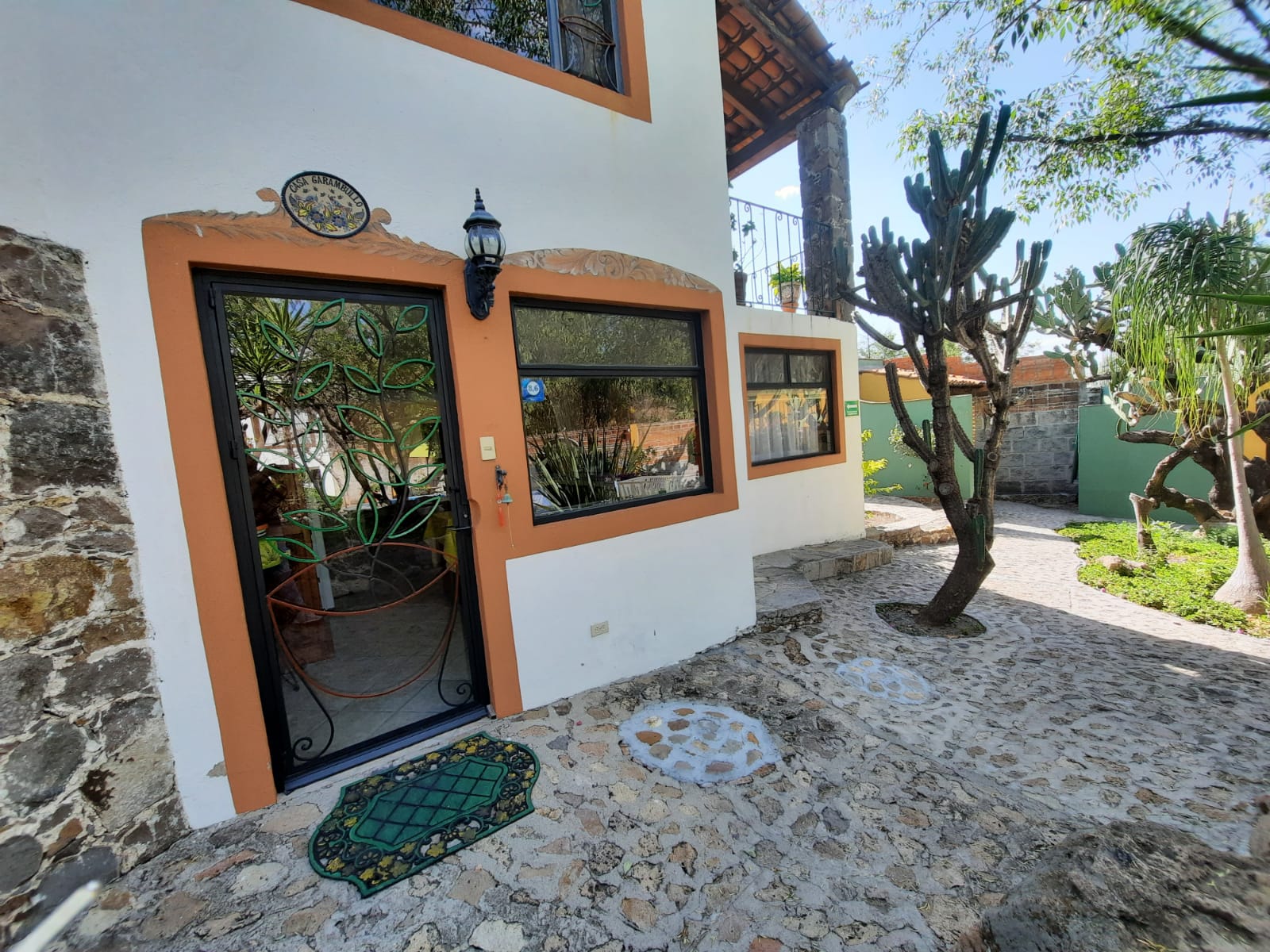 Facade; villa named after the  garambullo cactus in the front door
